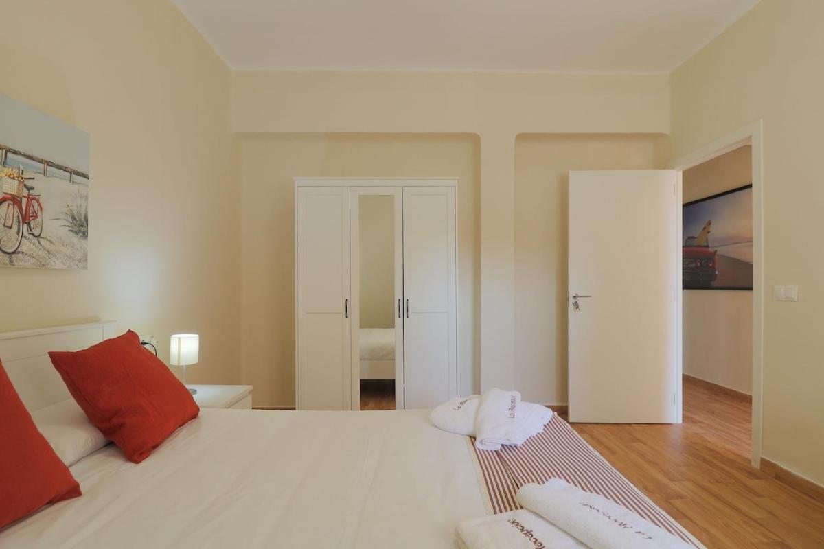 C102 - Huge And Stylish 5 Bedroom By The Center Малага Екстериор снимка