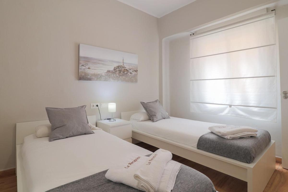 C102 - Huge And Stylish 5 Bedroom By The Center Малага Екстериор снимка