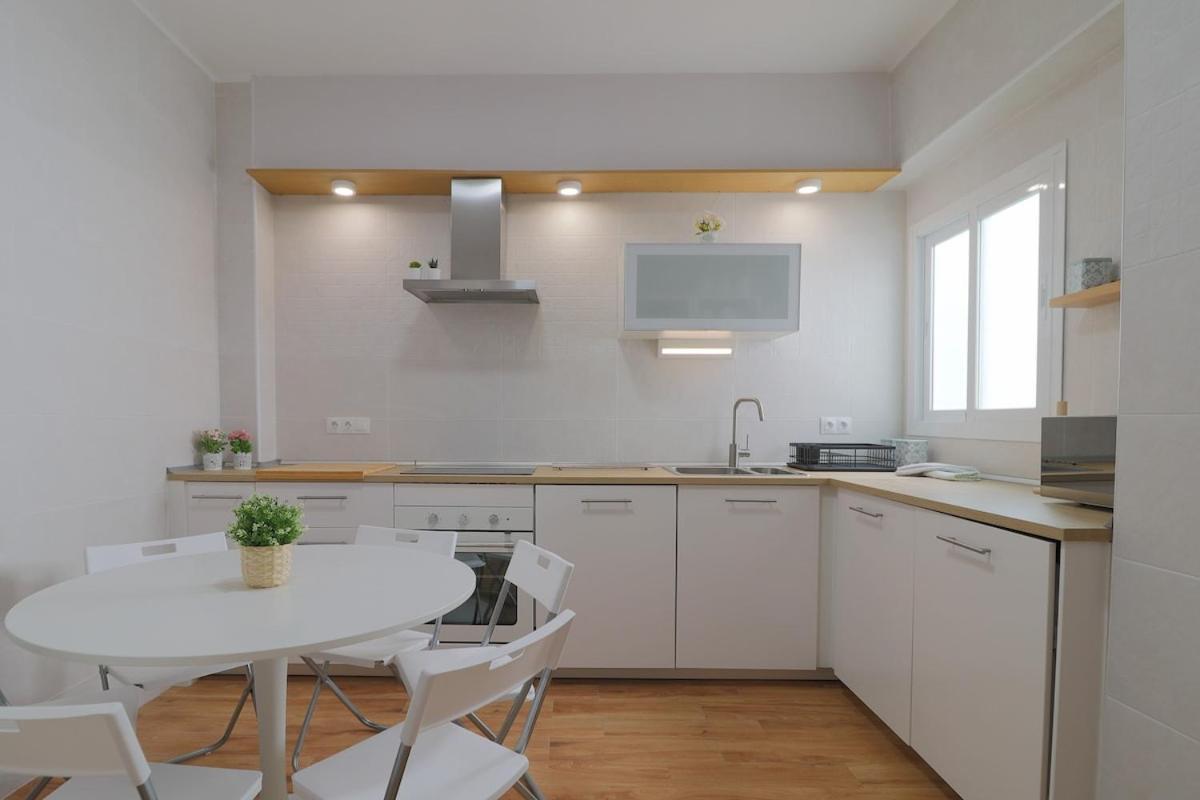 C102 - Huge And Stylish 5 Bedroom By The Center Малага Екстериор снимка